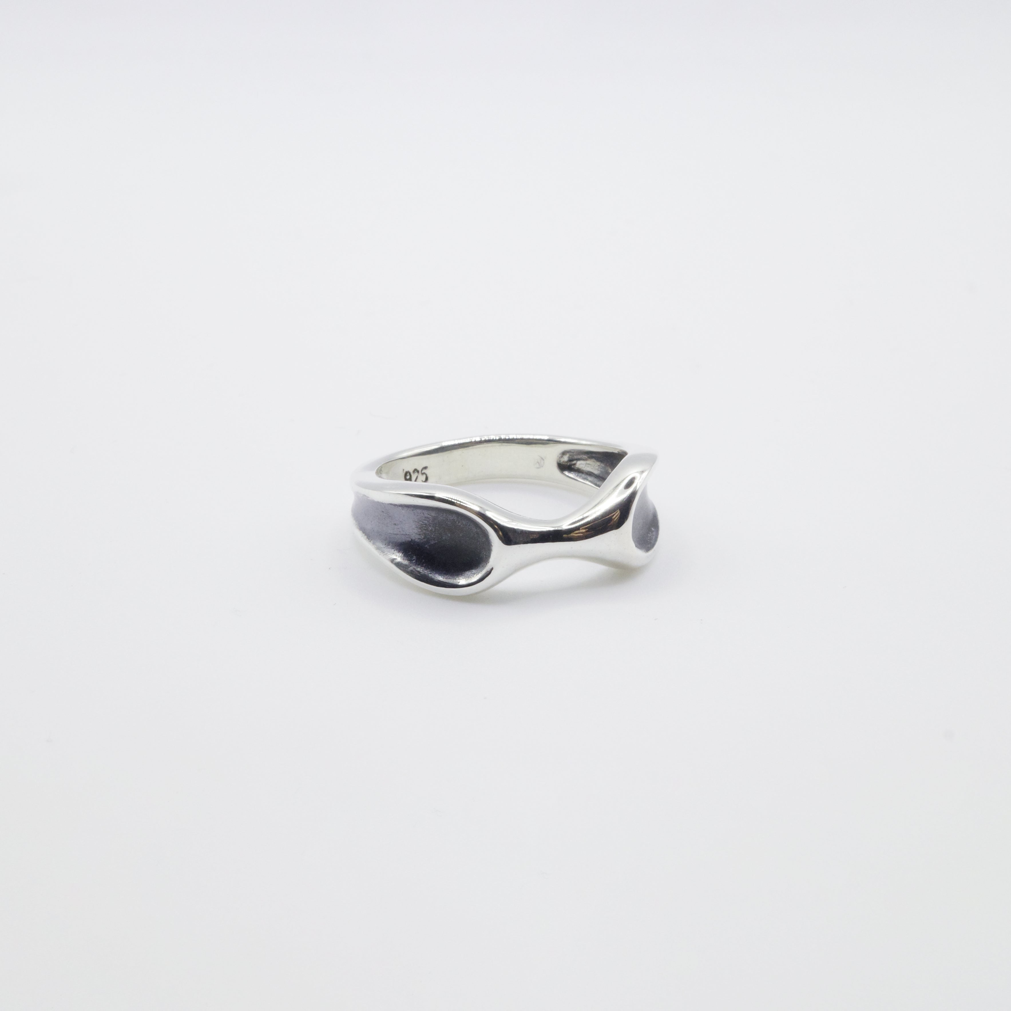 Alien Ring